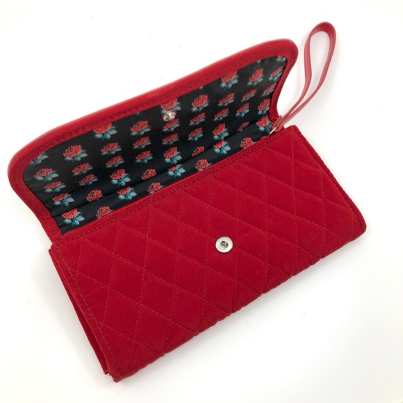 Vera Bradley.Red quilted RFID wallet with strap - Picture 3 of 4